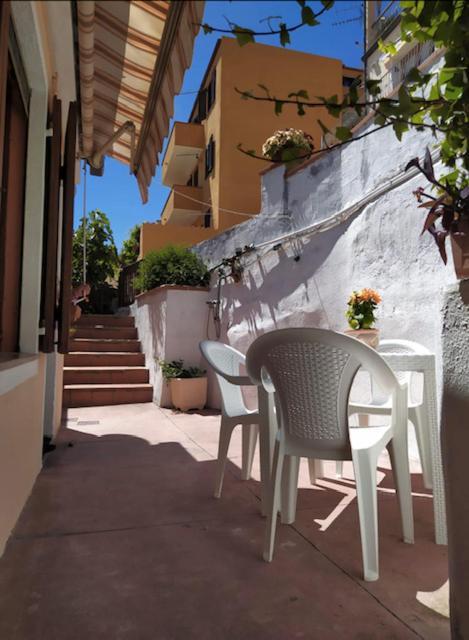 דירות לה מדלנה Casa Maddalenina Con Giardino, Vicino Al Mare! מראה חיצוני תמונה